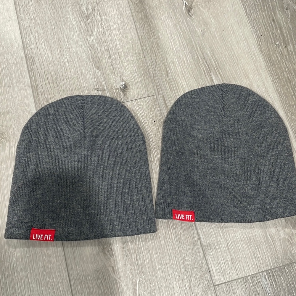 2 Live Fit beanies